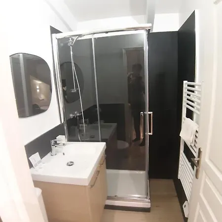 Le Carre D'or Apartment *